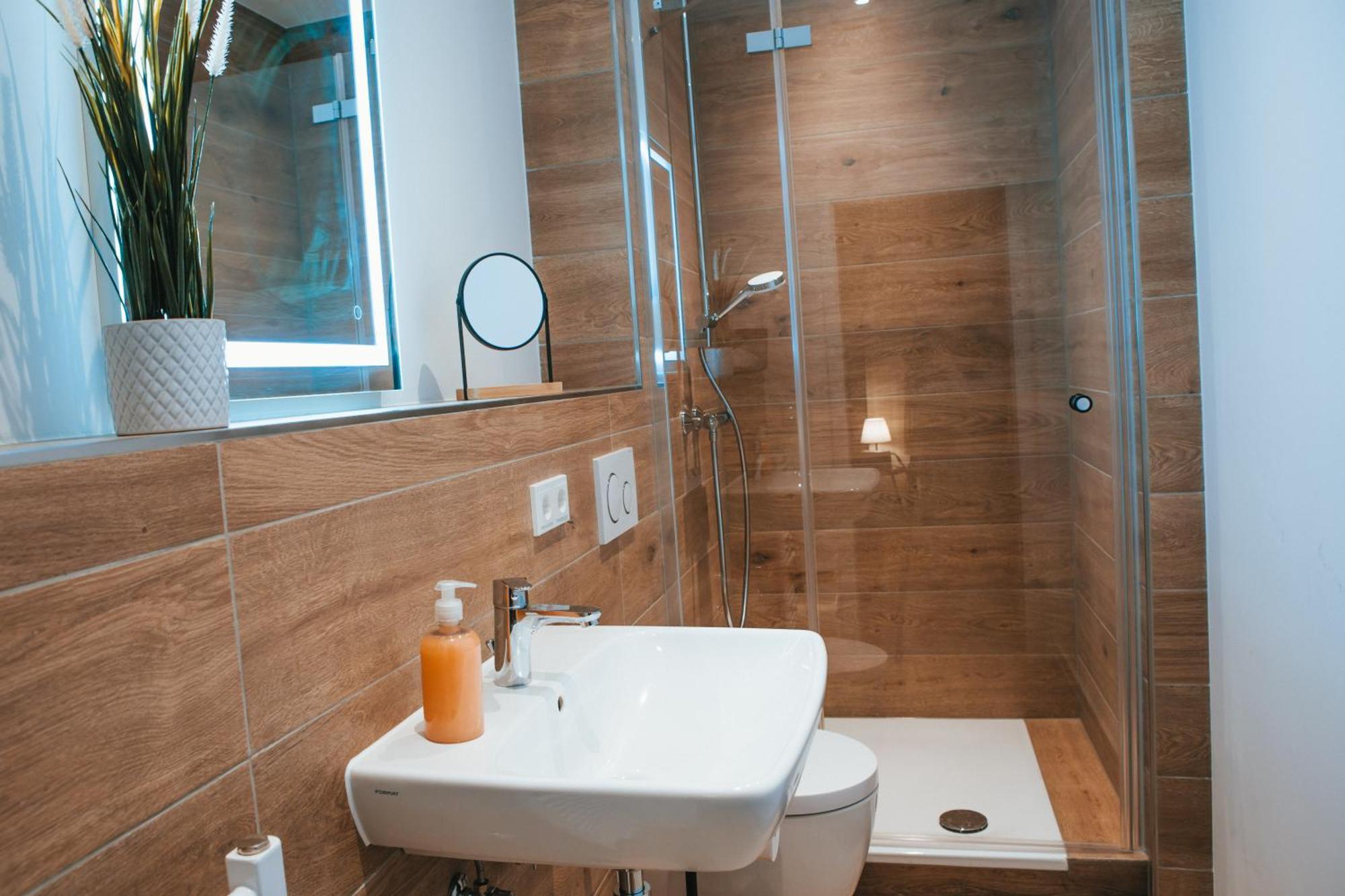 Apartamento Wohnen Auf Zeit In Sarrebruck Exterior foto