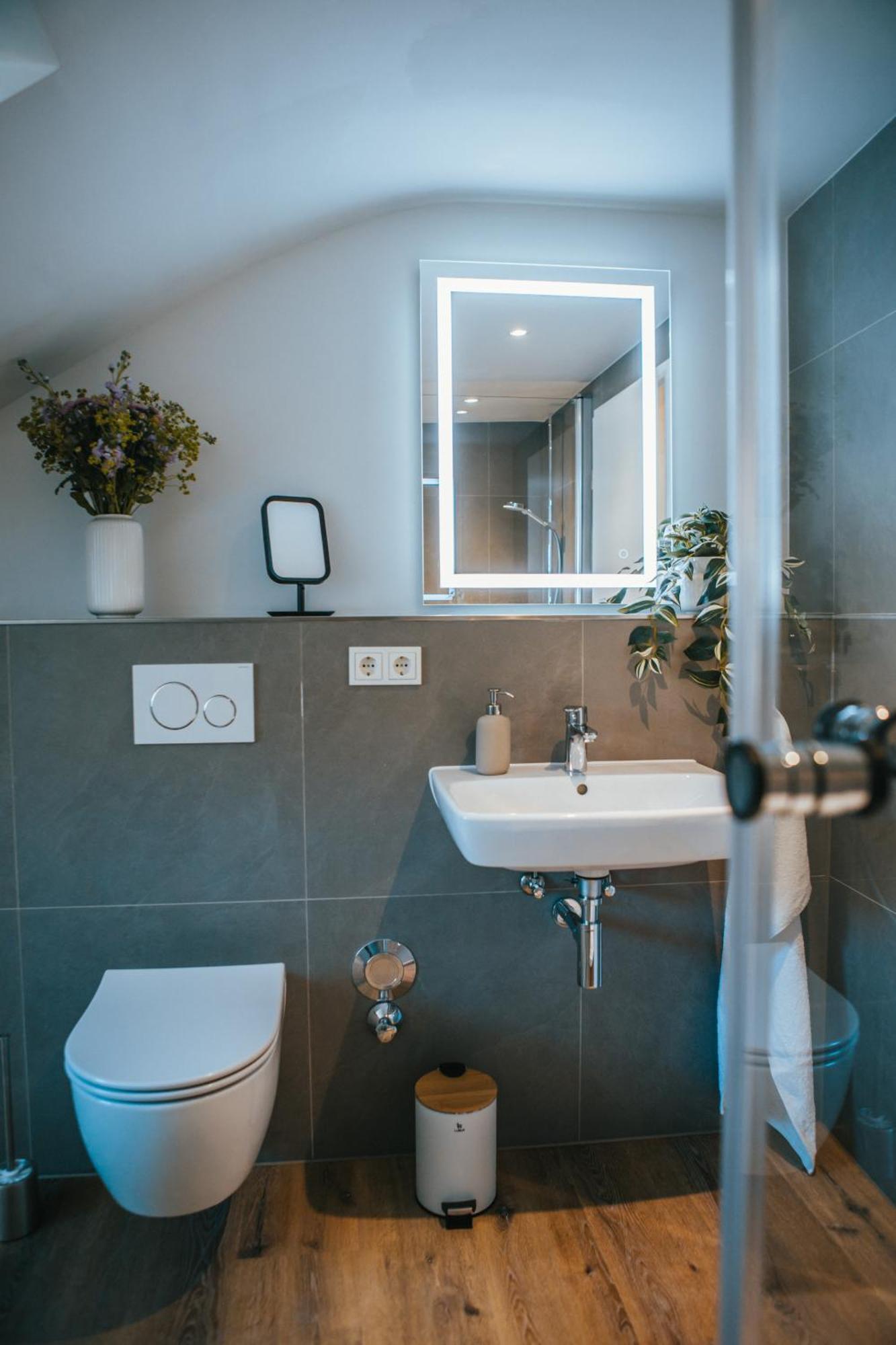 Apartamento Wohnen Auf Zeit In Sarrebruck Exterior foto